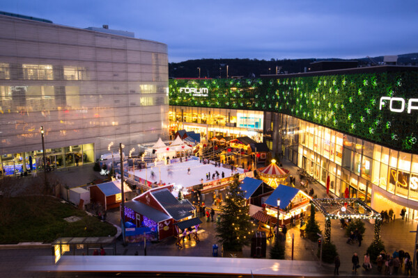 Koblenzer-Weihnachtsmarkt auf dem Zentralplatz © Koblenz-Touristik GmbH, Henry Tornow Koblenzer-Weihnachtsmarkt auf dem Zentralplatz © Koblenz-Touristik GmbH, Henry Tornow