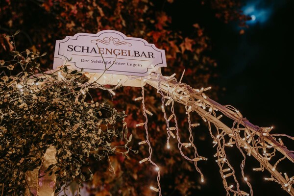 Koblenzer Weihnachtsmarkt auf dem Willi-Hörter-Platz © Koblenz-Touristik GmbH, Janko.Media Koblenzer Weihnachtsmarkt auf dem Willi-Hörter-Platz © Koblenz-Touristik GmbH, Janko.Media