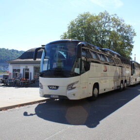 Reisebus am Rheinufer © Koblenz-Touristik Reisebus am Rheinufer © Koblenz-Touristik