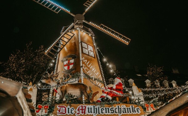 Die Mühlenschänke des Koblenzer Weihnachtsmarkt auf dem Münzplatz © Koblenz-Touristik GmbH, Janko.Media
Die Mühlenschänke des Koblenzer Weihnachtsmarkt auf dem Münzplatz © Koblenz-Touristik GmbH, Janko.Media
